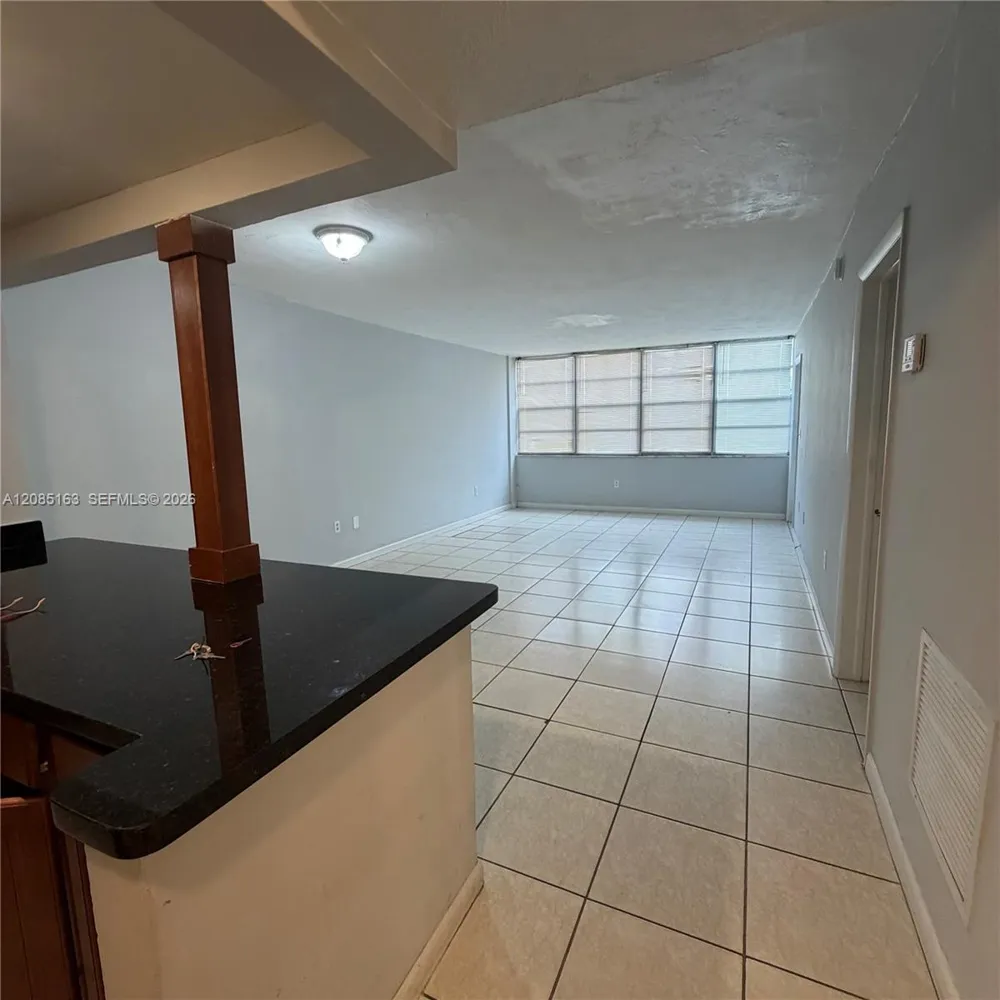2175 NE 170th St #307 North Miami Beach, FL 33162