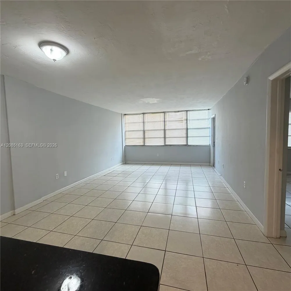 2175 NE 170th St #307 North Miami Beach, FL 33162