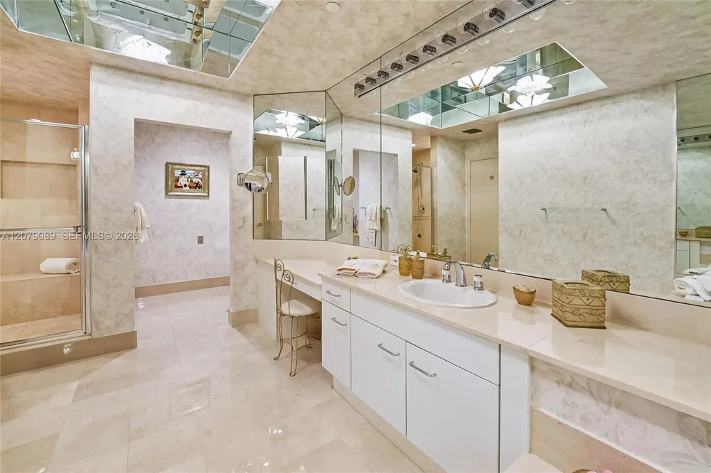 21150 Point Pl #3004 Aventura, FL 33180