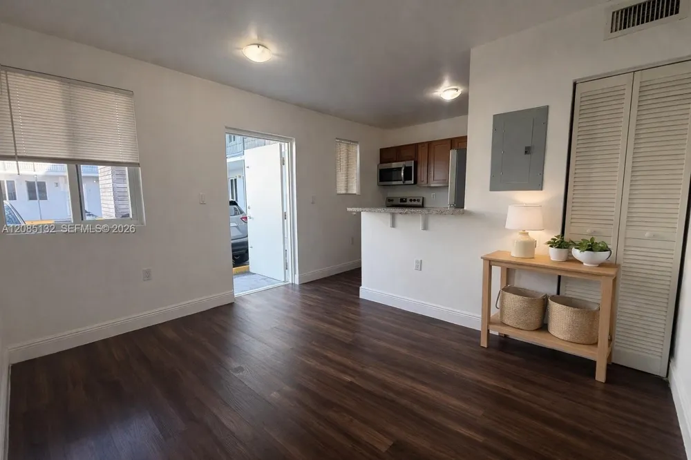 540 NW 7th St #51 Miami, FL 33136