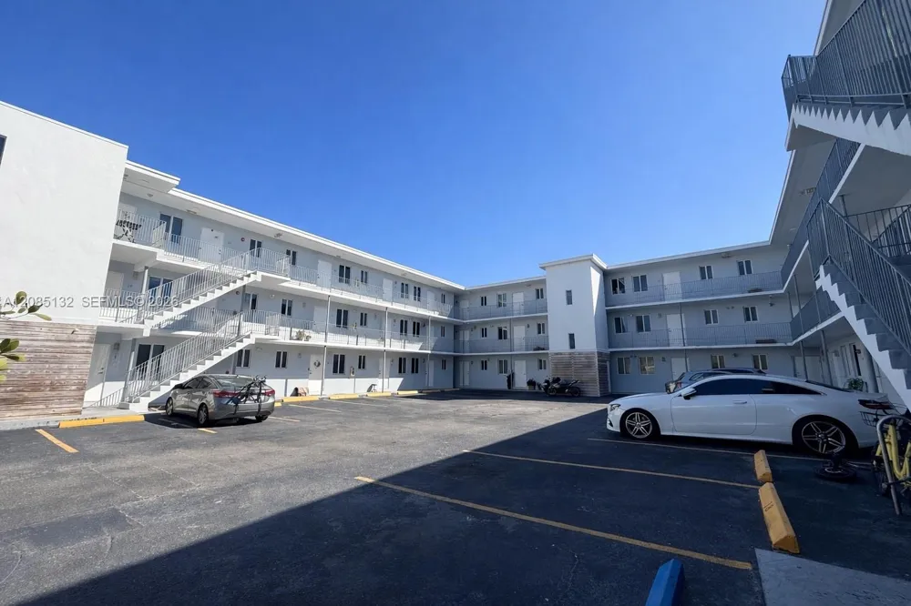 540 NW 7th St #51 Miami, FL 33136