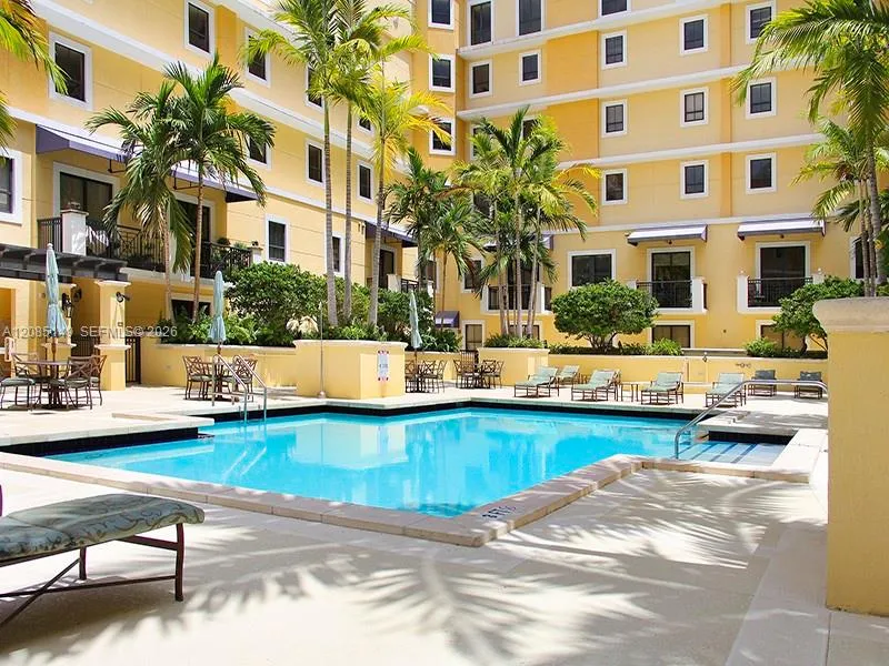 8395 SW 73rd Ave #309 Miami, FL 33143