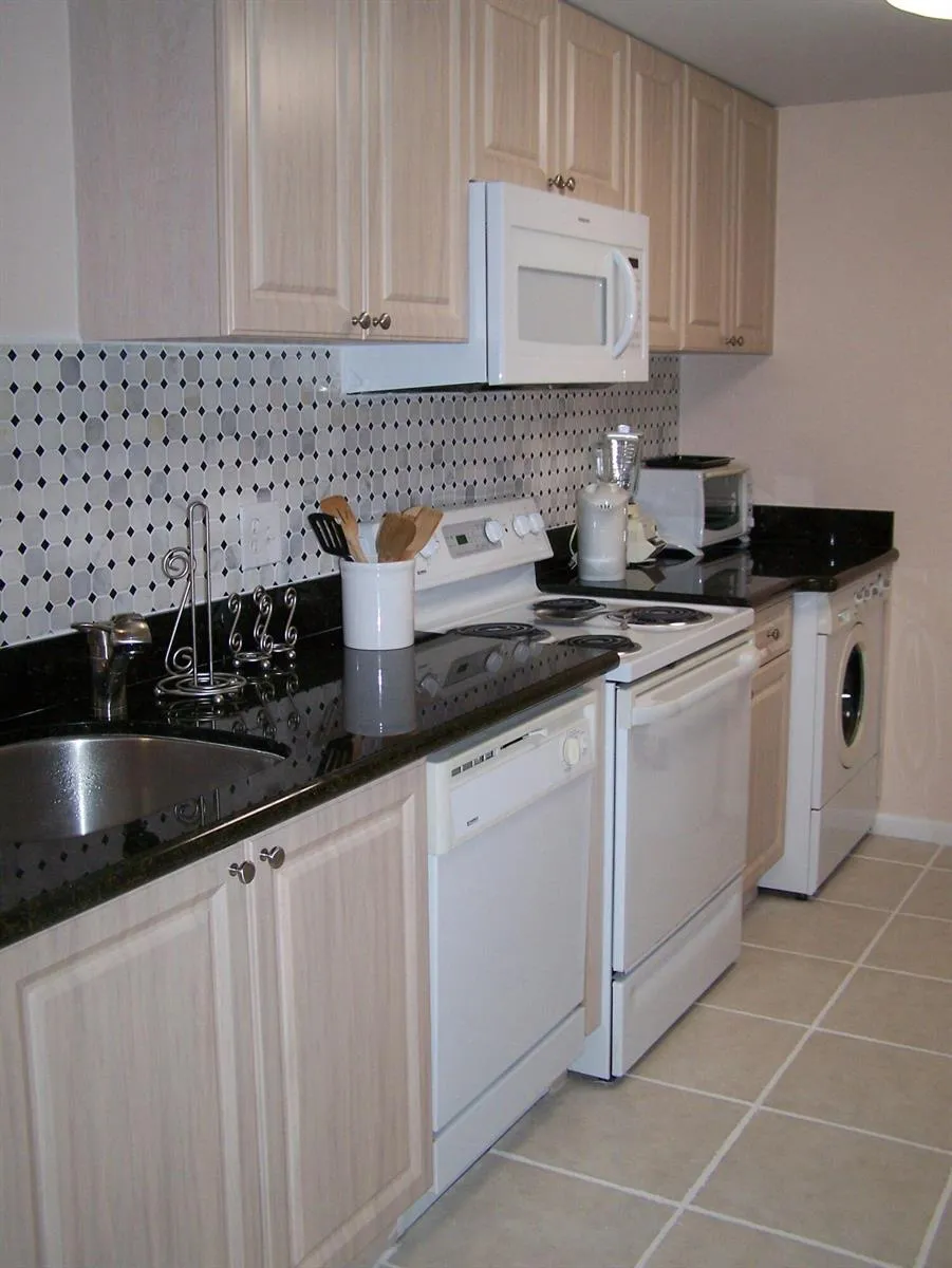 2080 GREENVIEW SHORES BOULEVARD #420 Wellington, FL 33414