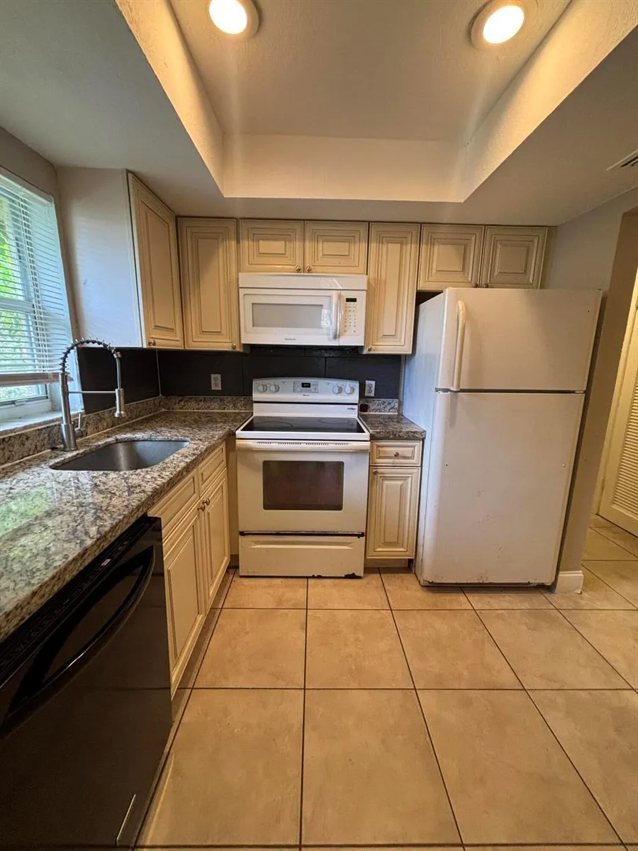 1550 NW 15TH STREET #8 Boca Raton, FL 33486