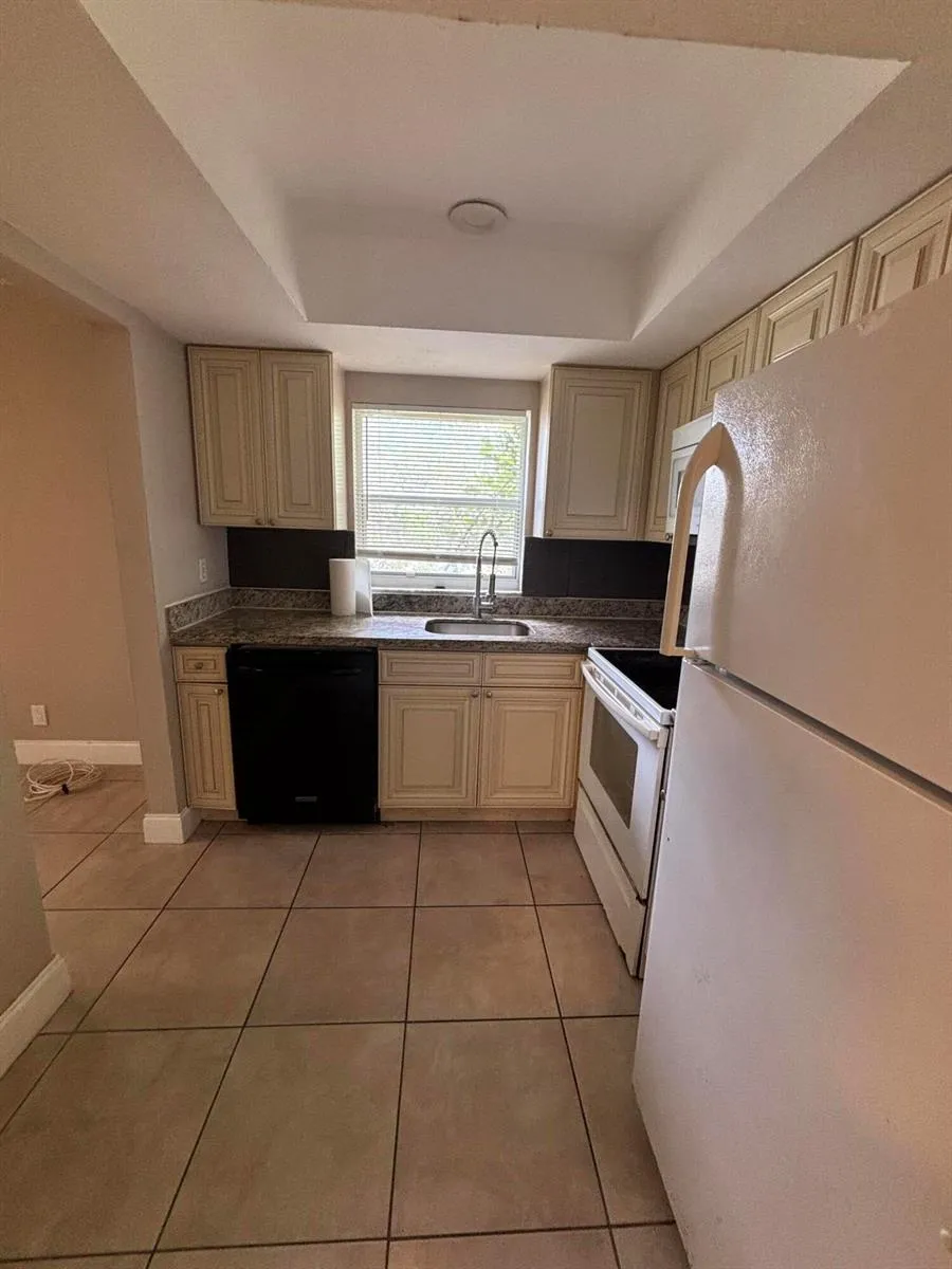 1550 NW 15TH STREET #8 Boca Raton, FL 33486