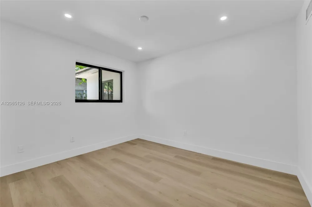 1597 NE 143rd St #1595 North Miami, FL 33161