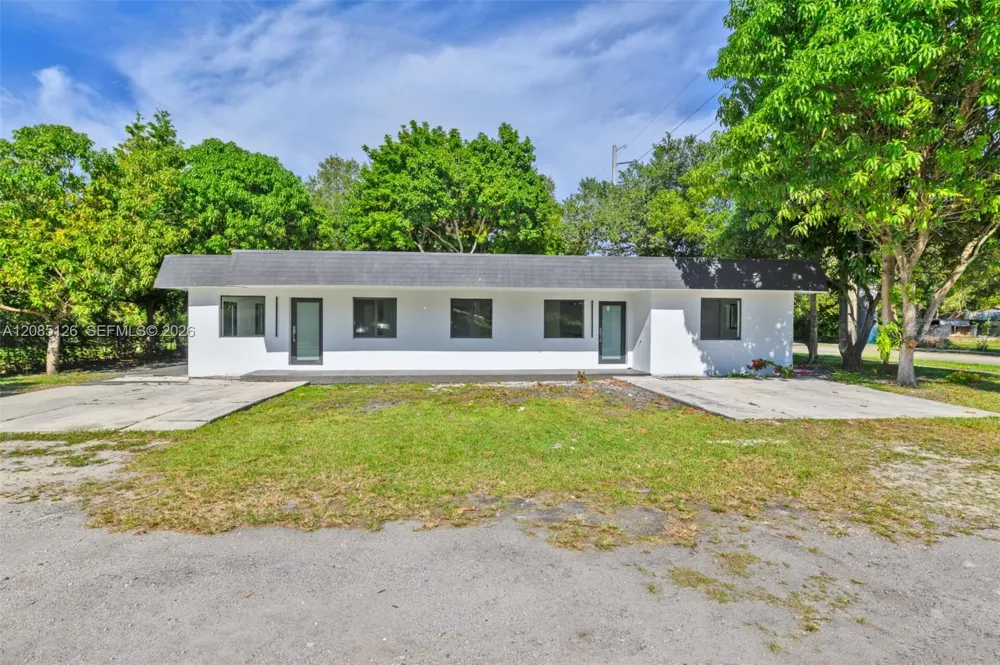 1597 NE 143rd St #1595 North Miami, FL 33161