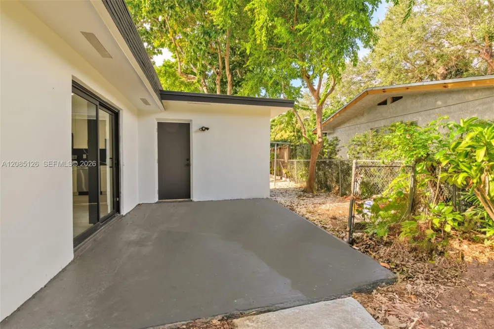 1597 NE 143rd St #1595 North Miami, FL 33161