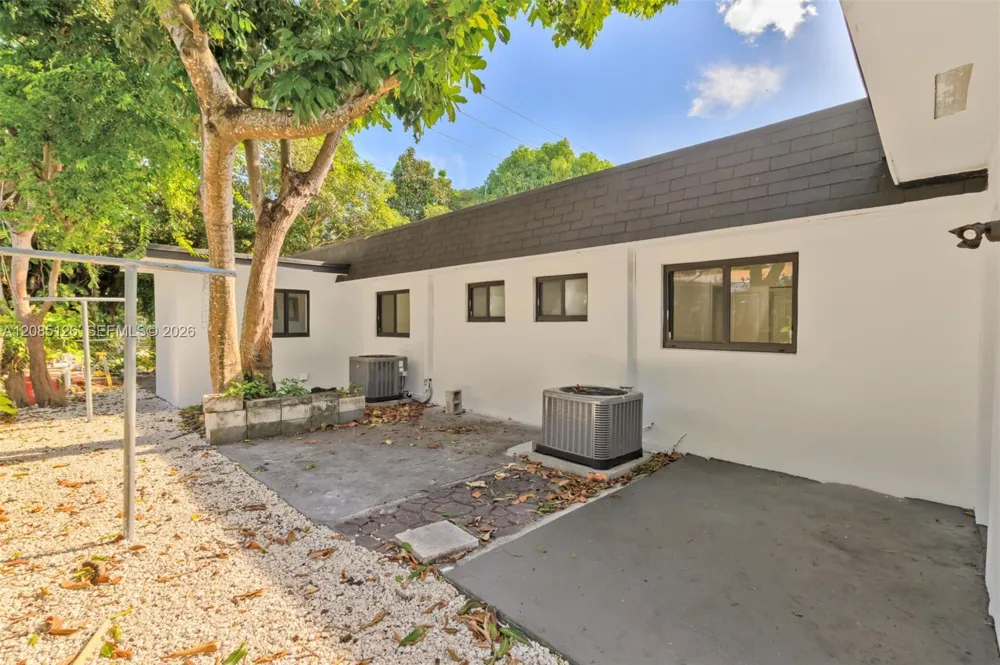 1597 NE 143rd St #1595 North Miami, FL 33161
