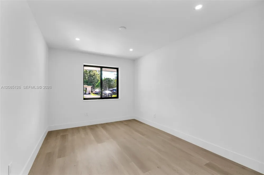 1597 NE 143rd St #1595 North Miami, FL 33161