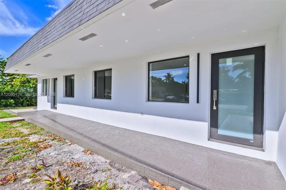 1597 NE 143rd St #1595 North Miami, FL 33161