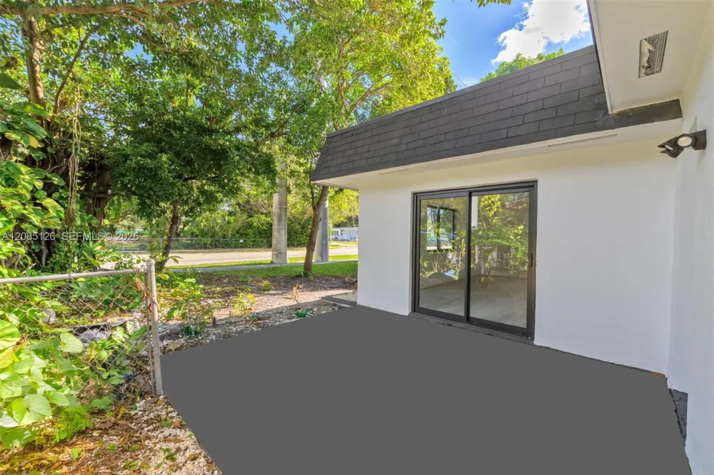 1597 NE 143rd St #1595 North Miami, FL 33161