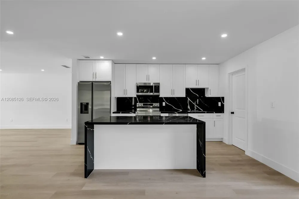1597 NE 143rd St #1595 North Miami, FL 33161