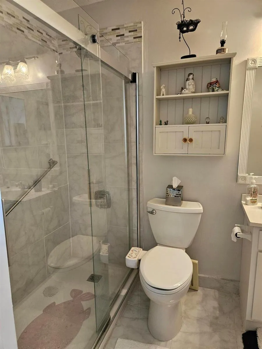 224 Burgundy E Delray Beach, FL 33484