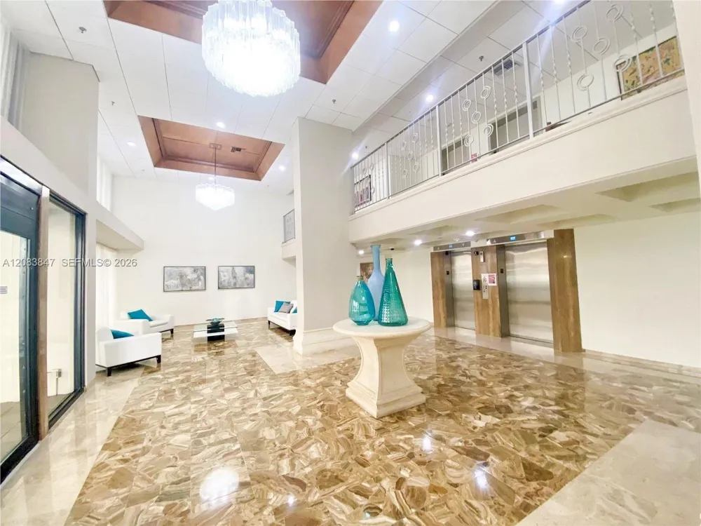 6061 Collins Ave #23B Miami Beach, FL 33140