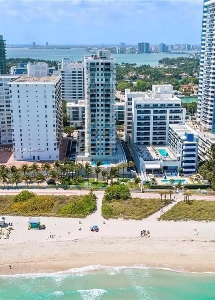 6061 Collins Ave #23B Miami Beach, FL 33140