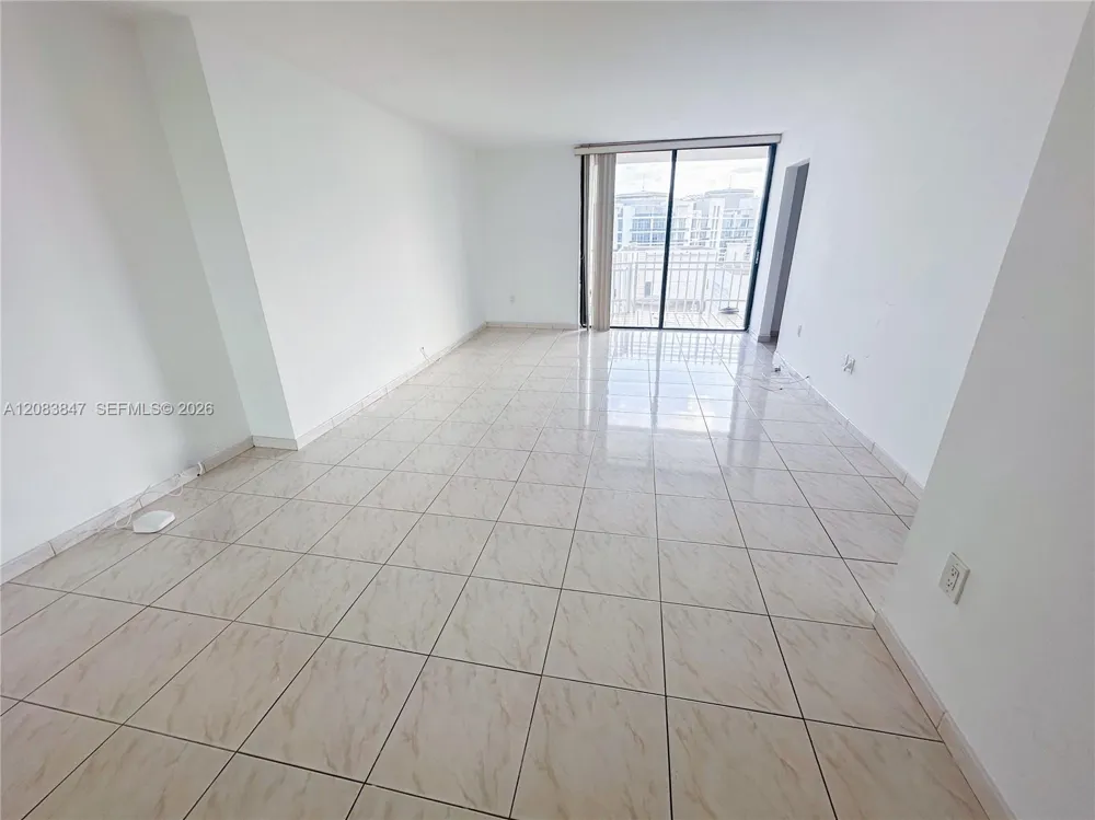 6061 Collins Ave #23B Miami Beach, FL 33140