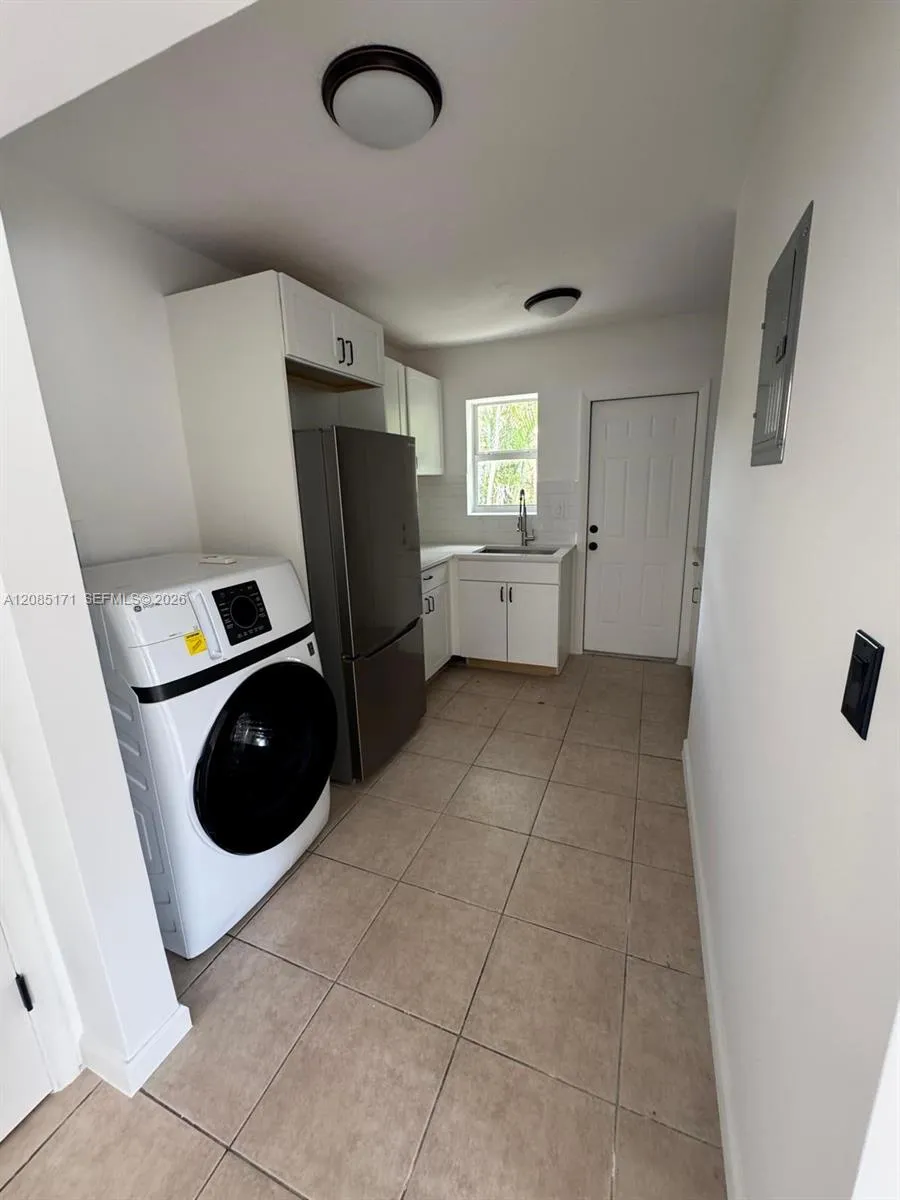 5 1521 #1-2 Fort Lauderdale, FL 33311
