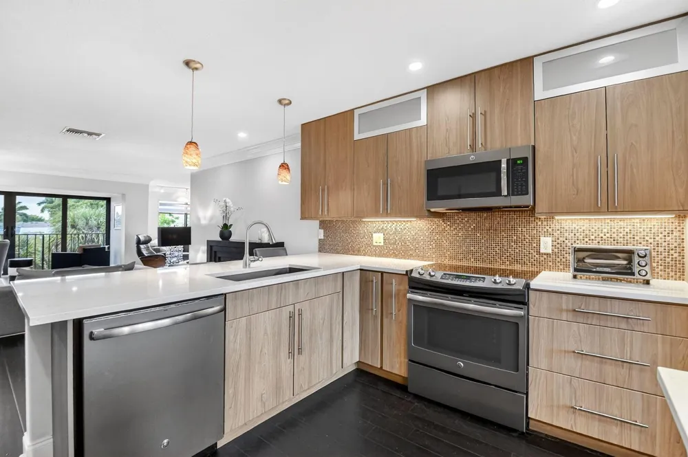 4290 DESTE COURT #303 Lake Worth, FL 33467