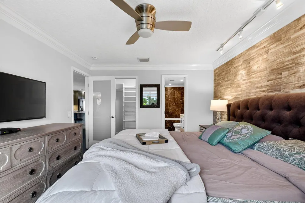 4290 DESTE COURT #303 Lake Worth, FL 33467