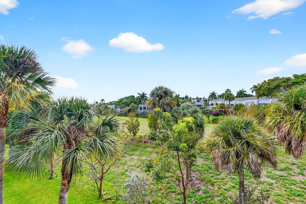 4290 DESTE COURT #303 Lake Worth, FL 33467
