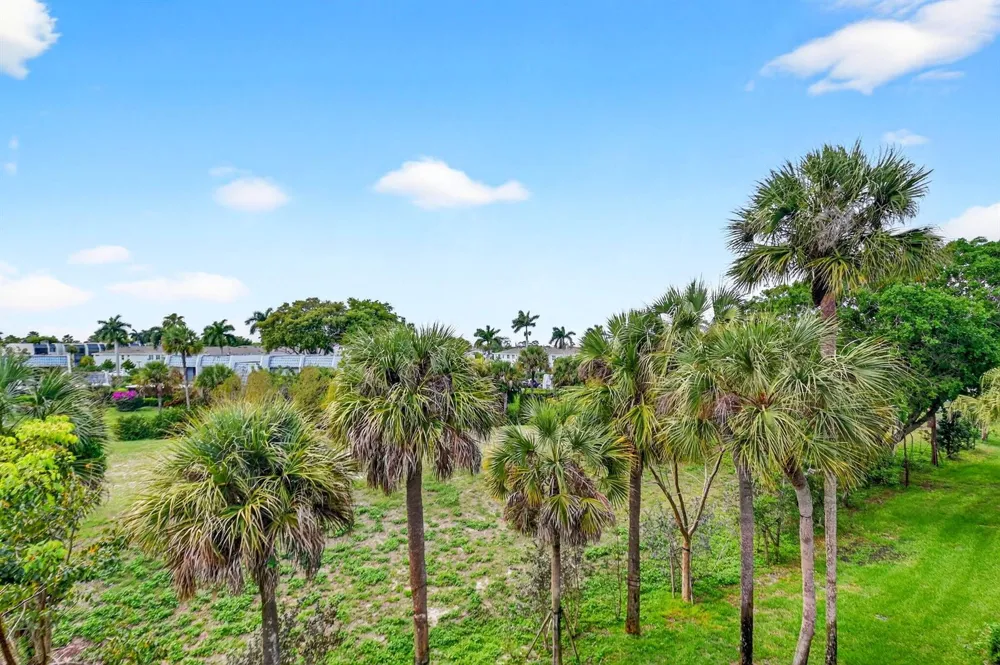 4290 DESTE COURT #303 Lake Worth, FL 33467