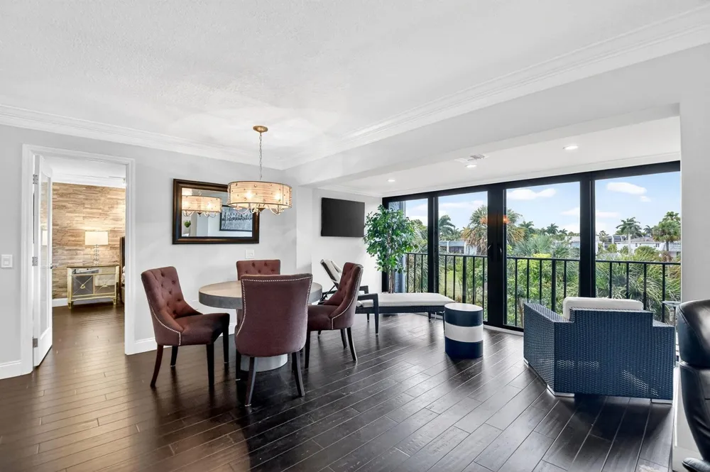 4290 DESTE COURT #303 Lake Worth, FL 33467