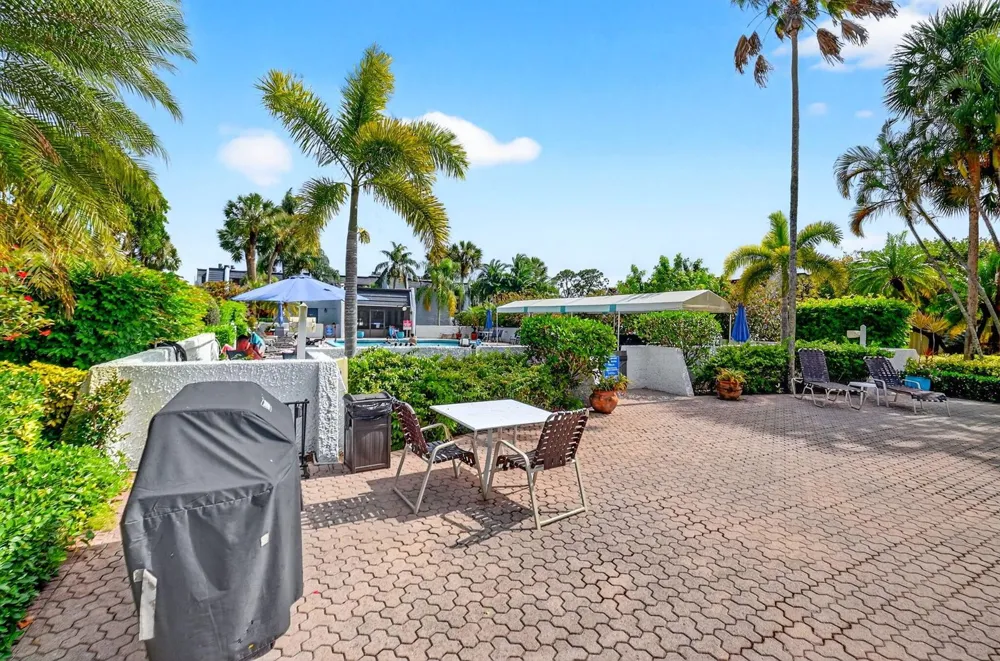 4290 DESTE COURT #303 Lake Worth, FL 33467