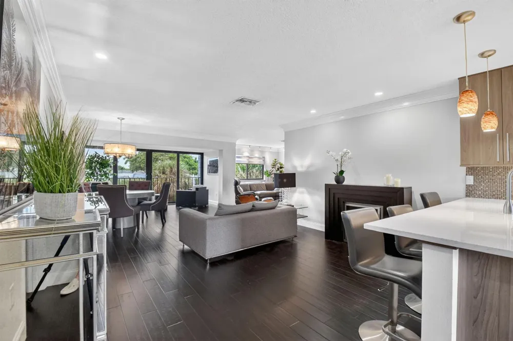 4290 DESTE COURT #303 Lake Worth, FL 33467