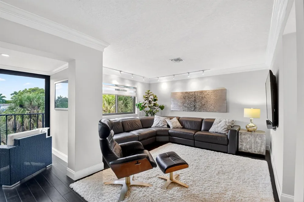 4290 DESTE COURT #303 Lake Worth, FL 33467