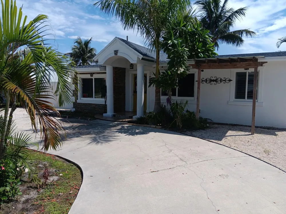 2574 NE 14TH TERRACE Pompano Beach, FL 33064
