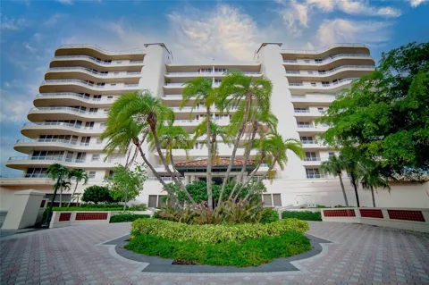 3040 GRAND BAY BOULEVARD #292