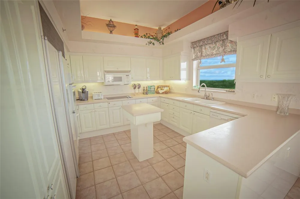 3040 GRAND BAY BOULEVARD #292 Longboat Key, FL 34228