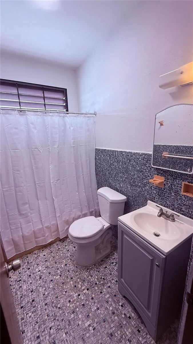67 APT. 5 PH URB. GARCIA UBARRI San Juan, PR 00925