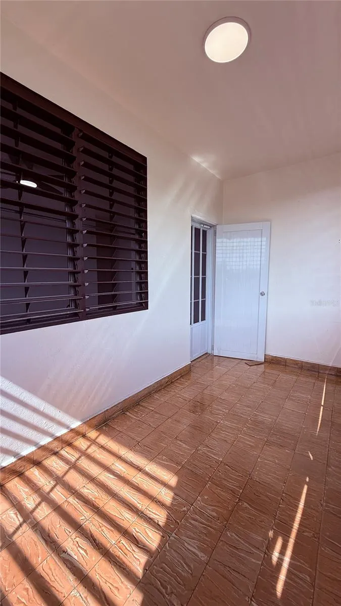 67 APT. 5 PH URB. GARCIA UBARRI San Juan, PR 00925