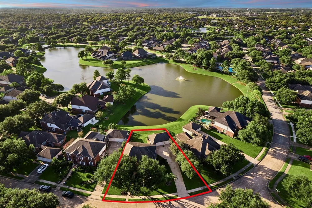 8503 Beacon Bend Lane Pearland, TX 77584