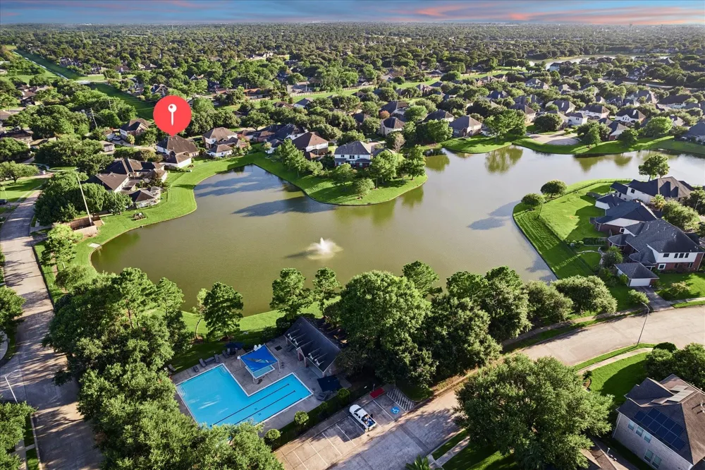 8503 Beacon Bend Lane Pearland, TX 77584