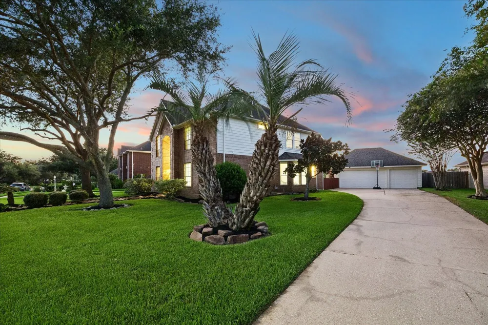 8503 Beacon Bend Lane Pearland, TX 77584