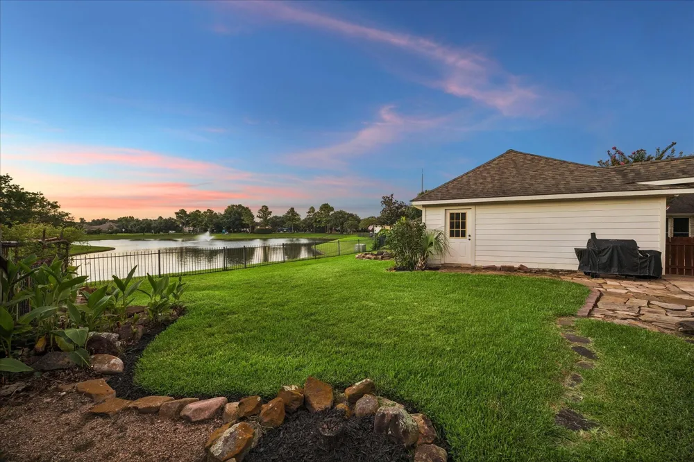 8503 Beacon Bend Lane Pearland, TX 77584