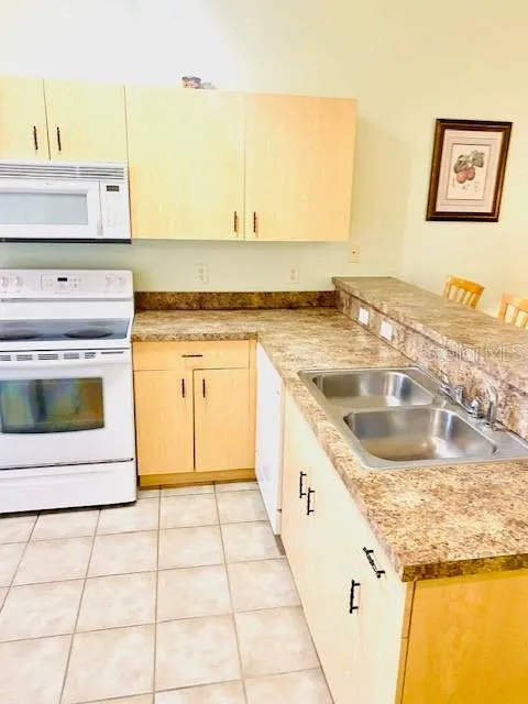 4102 LAKE MARION GOLF RESORT #4102 Poinciana, FL 34759