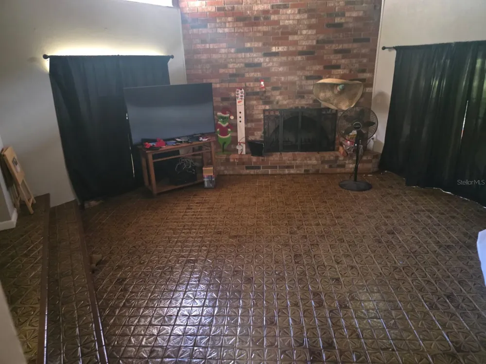 10576 S US HIGHWAY 301 Webster, FL 33597