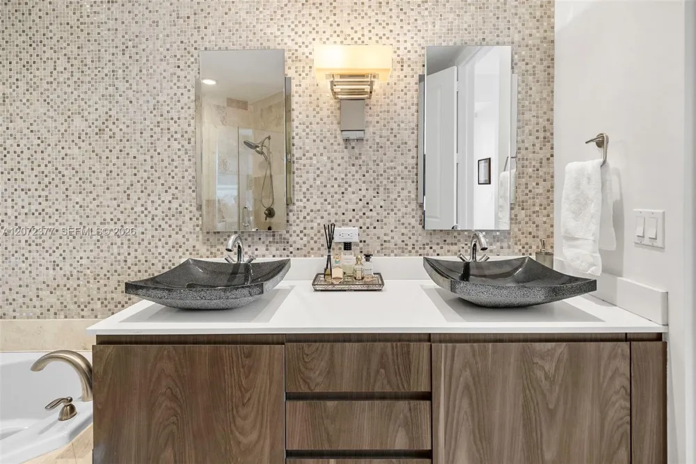 1607 Ponce De Leon Blvd #9B Coral Gables, FL 33134