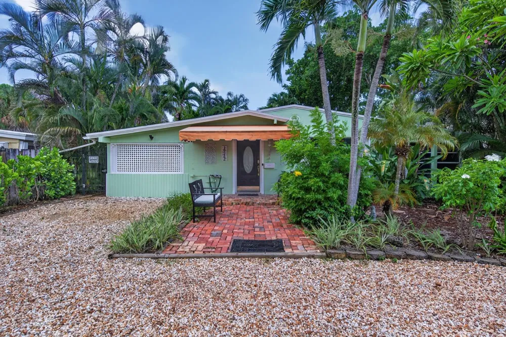 1712 NE 16th Avenue Fort Lauderdale, FL 33305