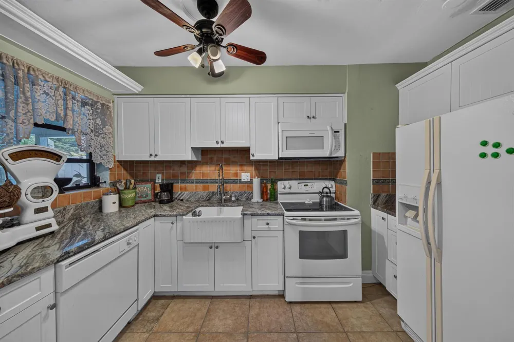 1712 NE 16th Avenue Fort Lauderdale, FL 33305