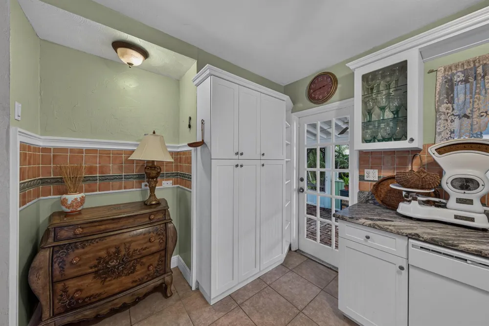 1712 NE 16th Avenue Fort Lauderdale, FL 33305