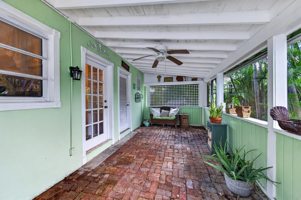 1712 NE 16th Avenue Fort Lauderdale, FL 33305