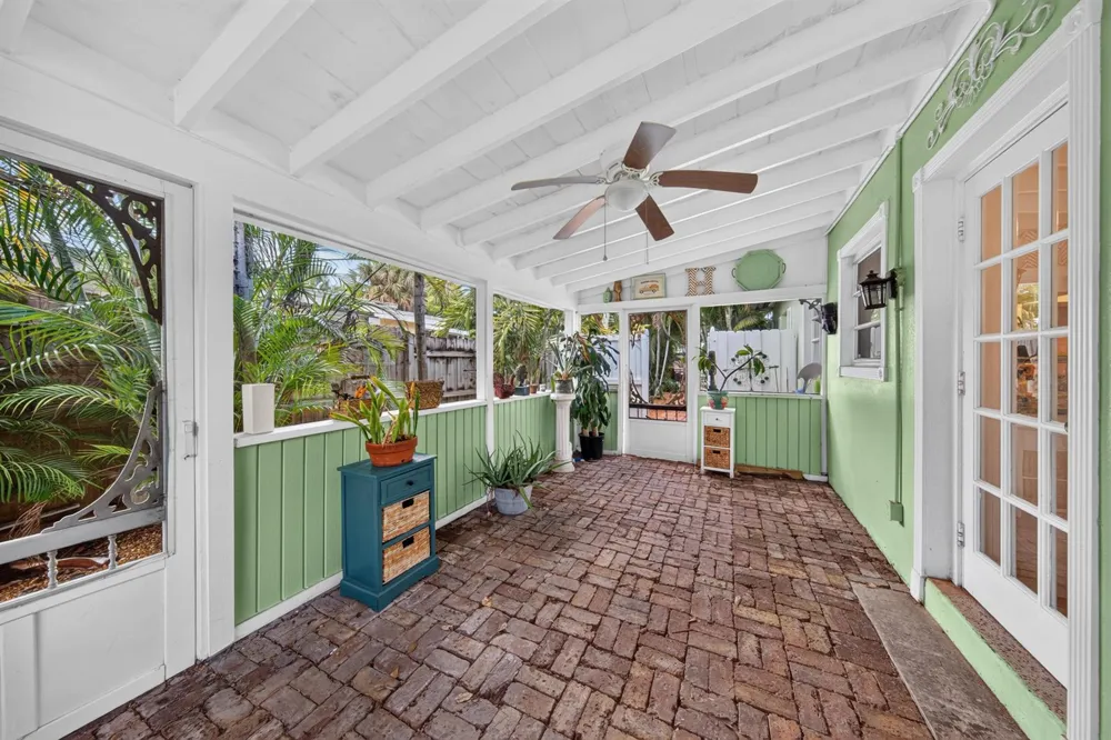1712 NE 16th Avenue Fort Lauderdale, FL 33305