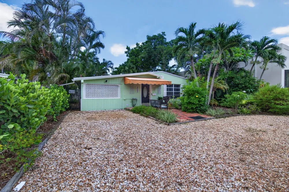 1712 NE 16th Avenue Fort Lauderdale, FL 33305