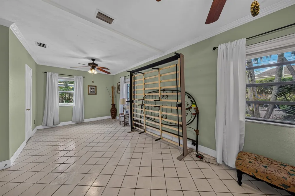 1712 NE 16th Avenue Fort Lauderdale, FL 33305