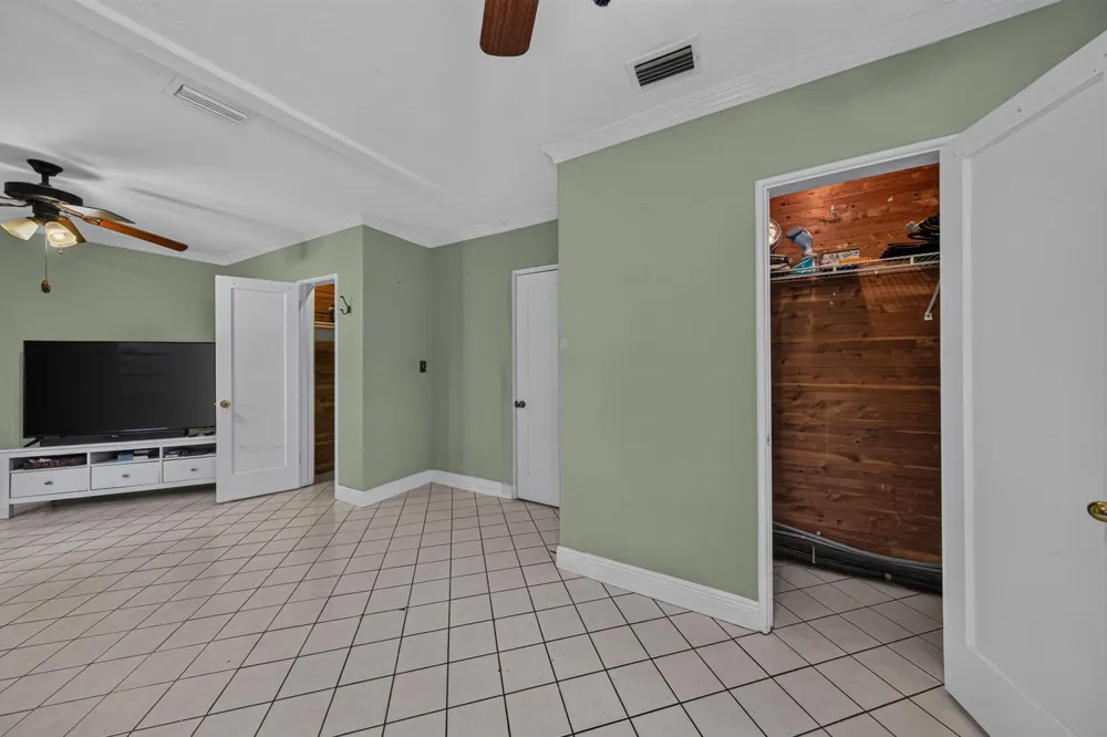 1712 NE 16th Avenue Fort Lauderdale, FL 33305